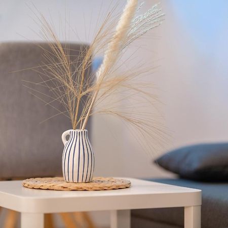 Stay Awesome - Schonfeld Apartment, Netflix Und Kostenloses Parken Kassel Dış mekan fotoğraf